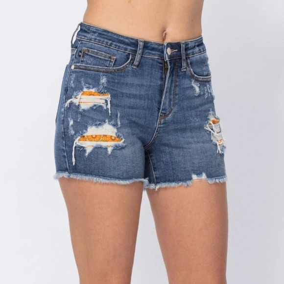 Judy Blue Pants - Judy Blue floral patch distressed denim jeans